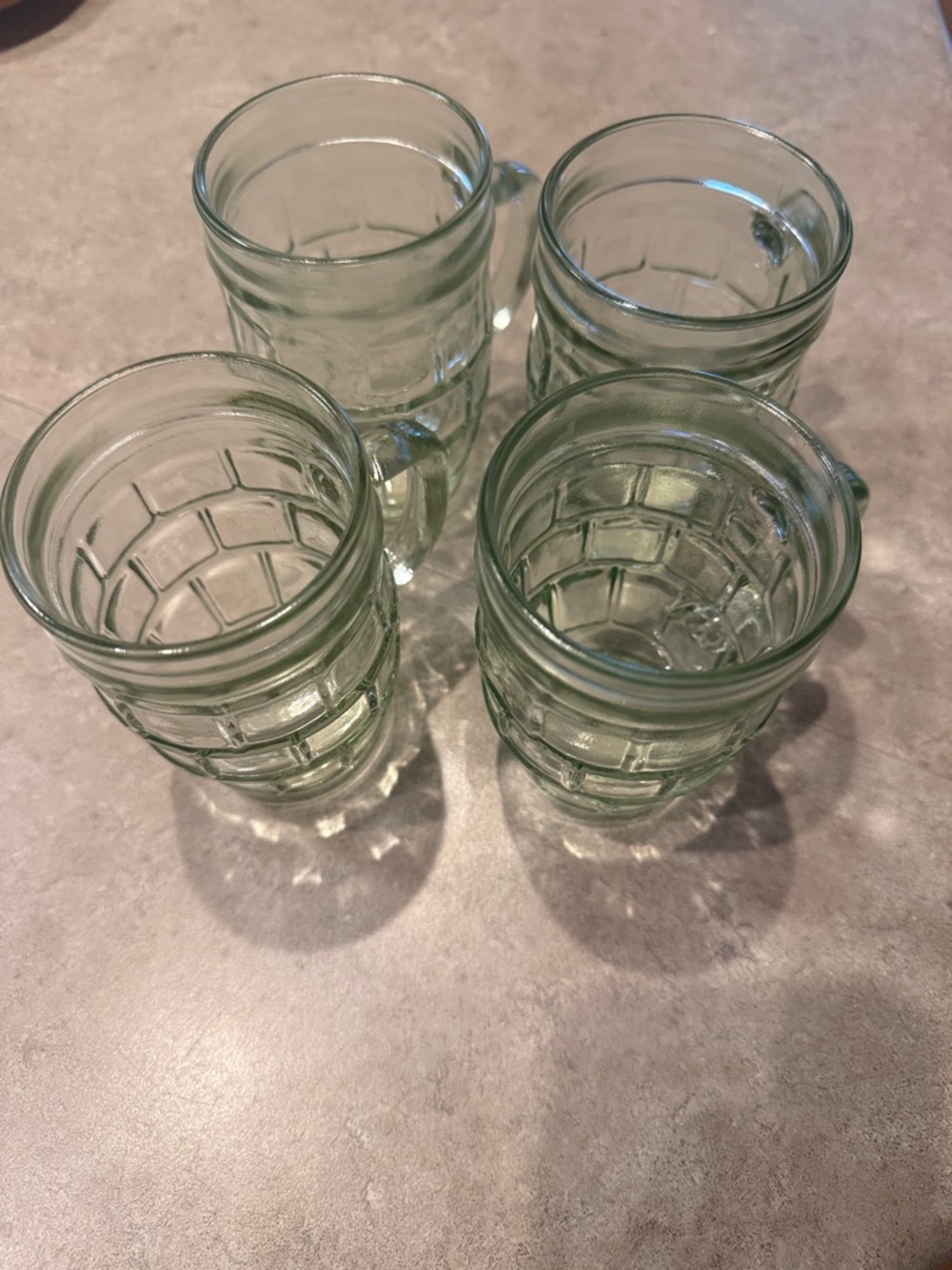 Vintage Anchor Hocking Green Glass: Set of 4